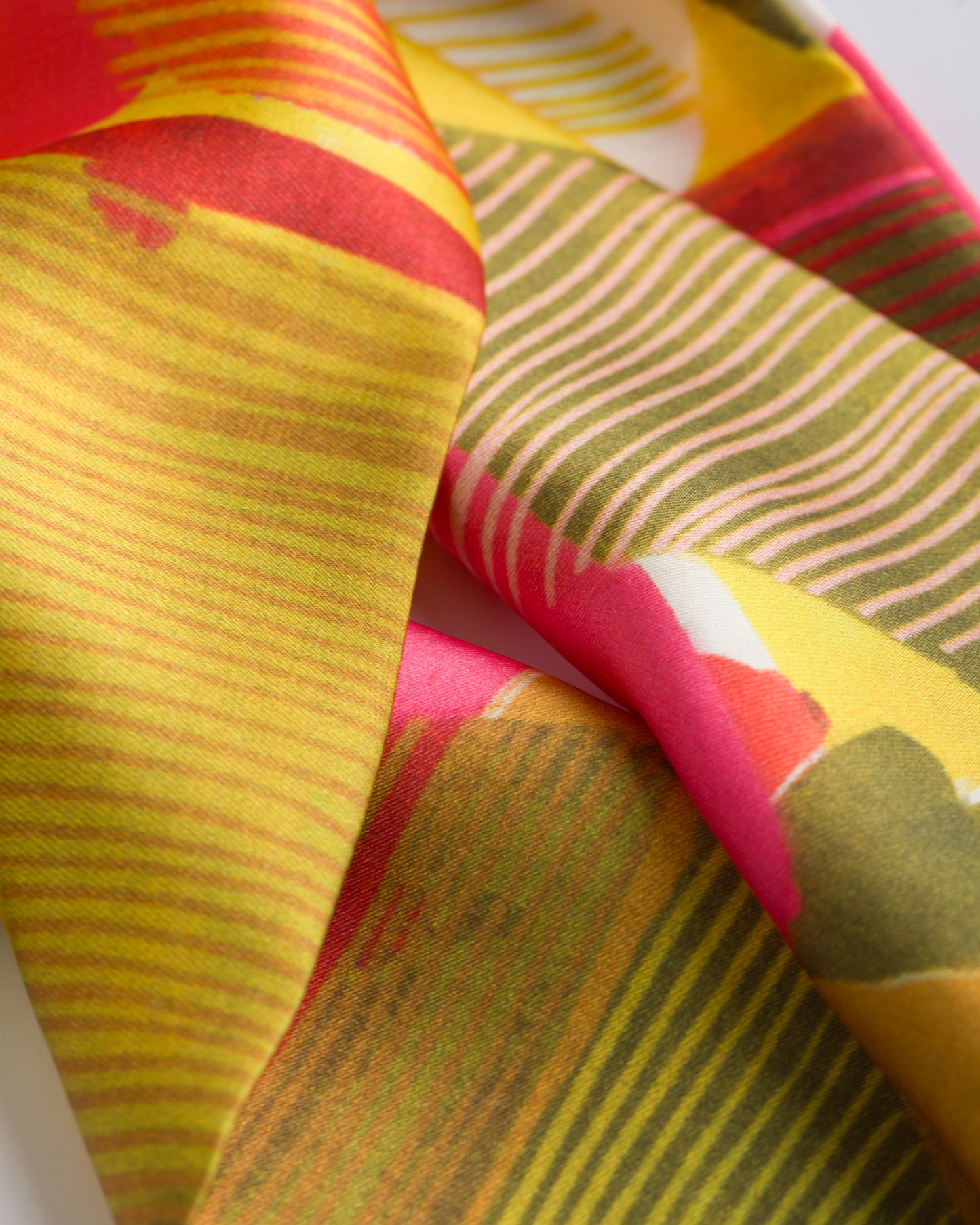 Lobelya Saten İpek Dokulu Headband